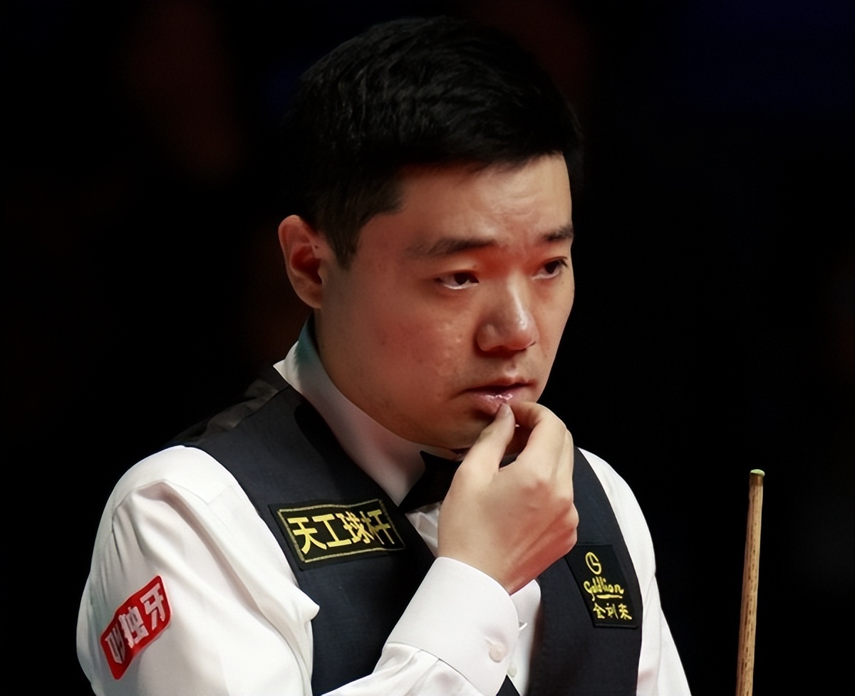 关于关键时刻失误连连，名将陷入压力巨大的信息