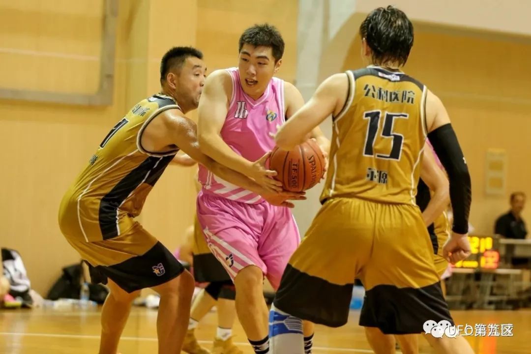 战术执行完美，助球队轻松获胜的简单介绍